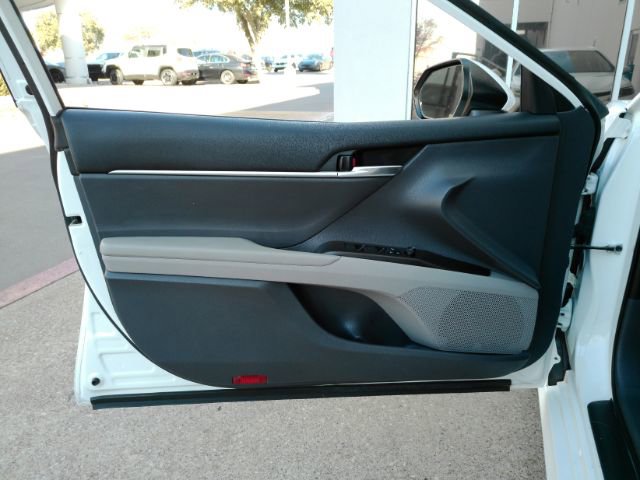 Used 2022 Toyota Camry LE image 11