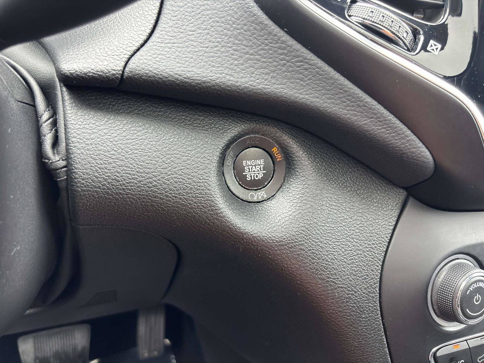 Certified 2022 Jeep Cherokee Limited w/ Elite Package image 30