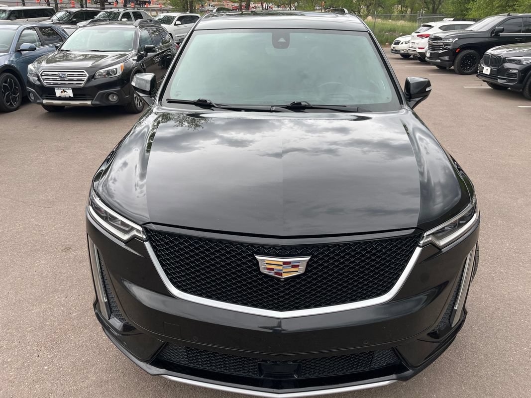 Used 2020 Cadillac XT6 Sport w/ Platinum Package AWD/4WD image 2