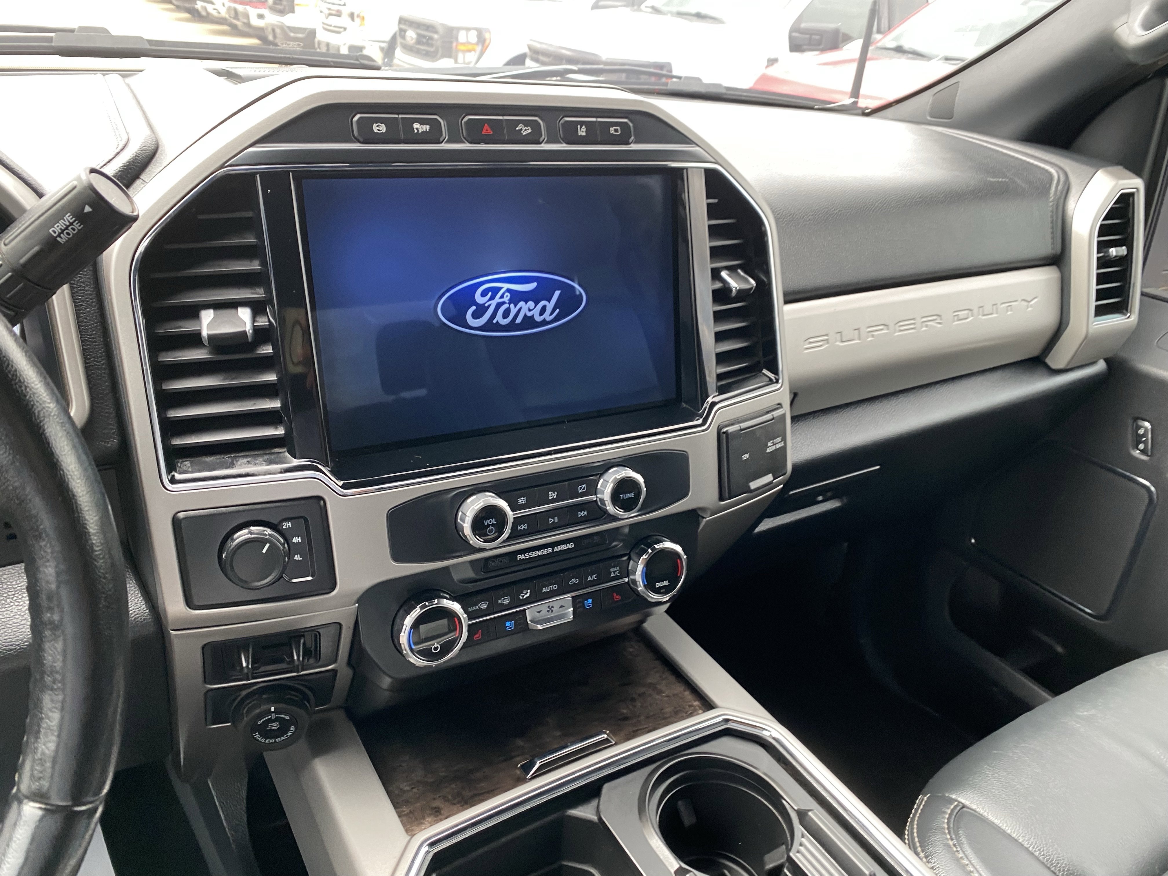 Used 2022 Ford F450 Lariat w/ Lariat Value Package AWD/4WD image 18