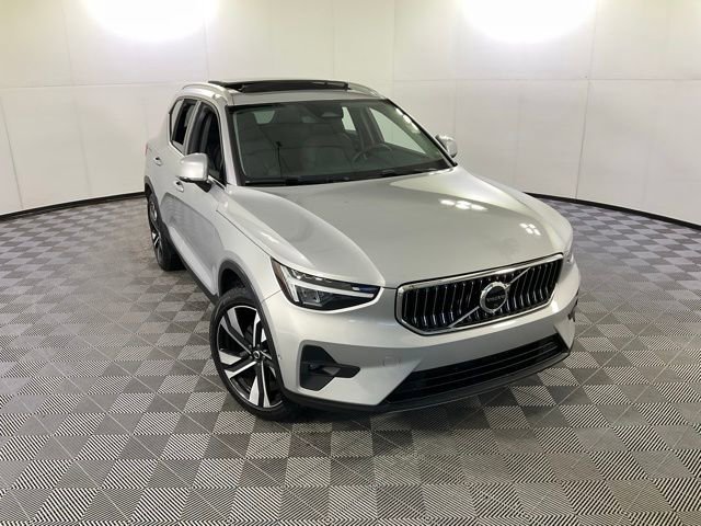 Certified 2023 Volvo XC40 B5 Plus w/ Climate Package image 41
