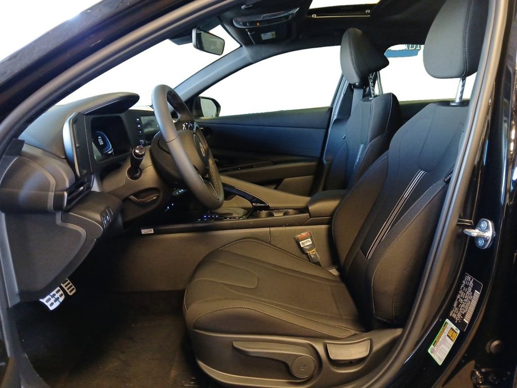 New 2026 Hyundai Elantra SEL Sport Premium FWD image 9