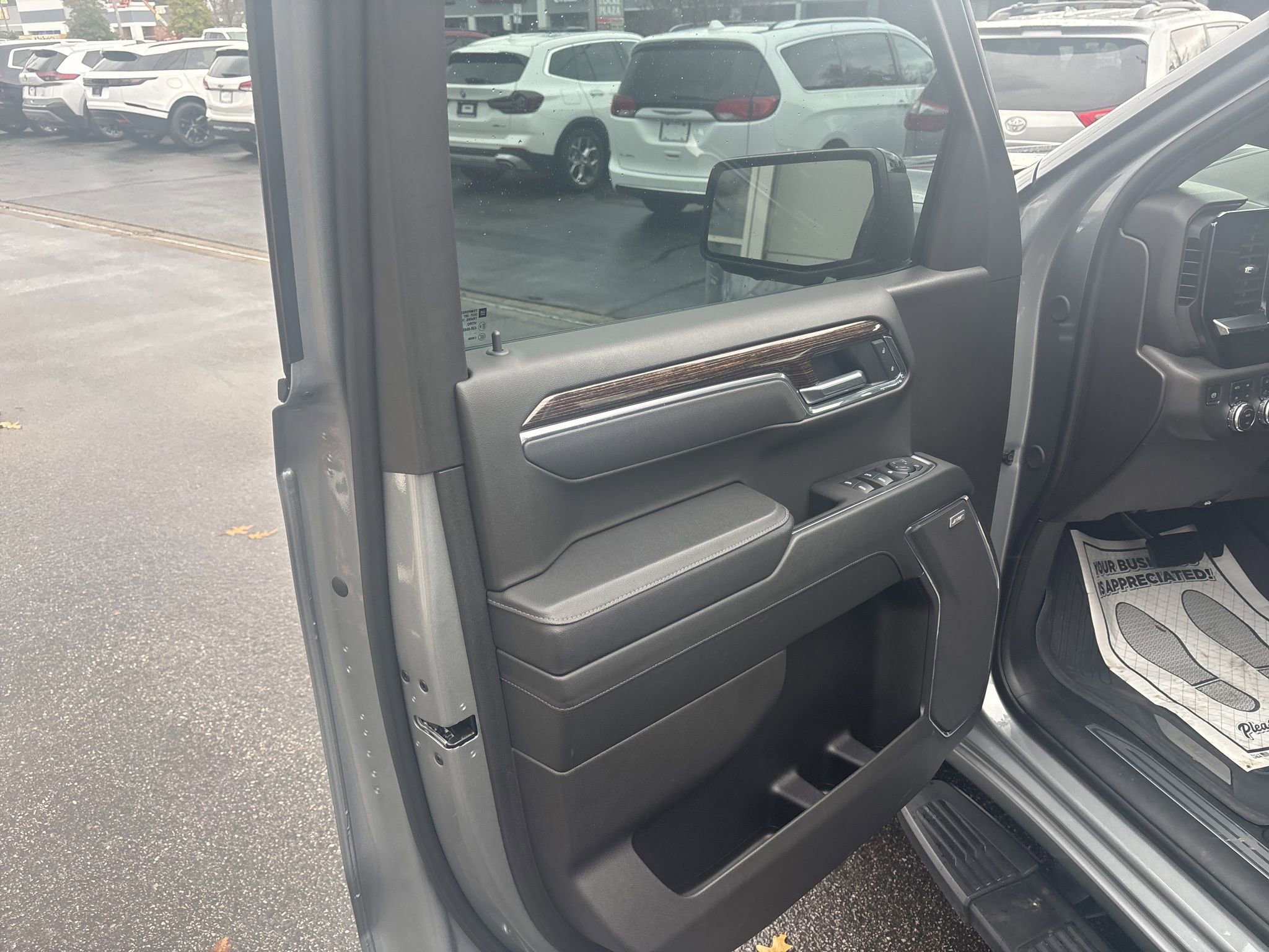 Used 2025 GMC Sierra 1500 Elevation w/ Elevation Premium Package image 24