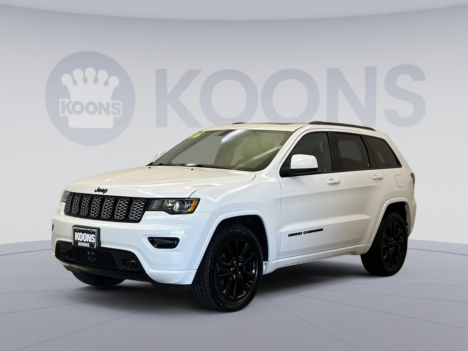 Used 2019 Jeep Grand Cherokee Altitude AWD/4WD image 1