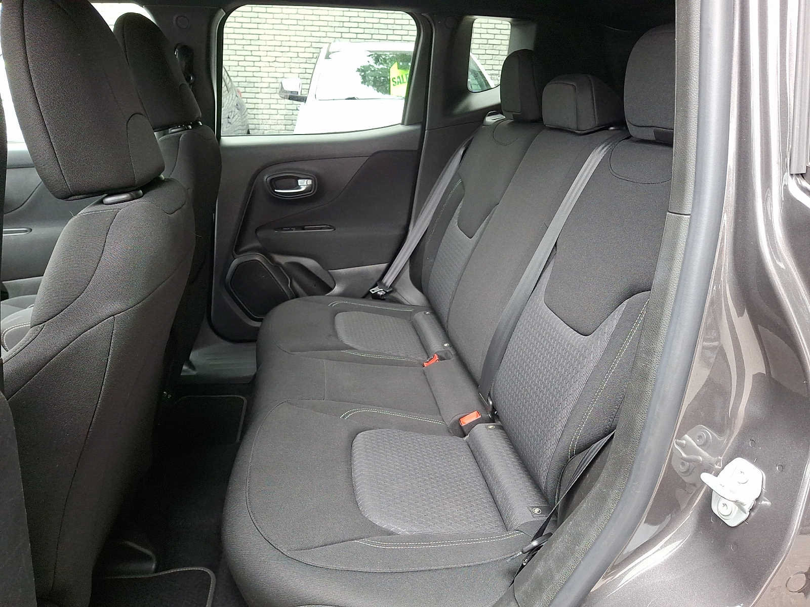 Used 2021 Jeep Renegade Latitude AWD/4WD image 9