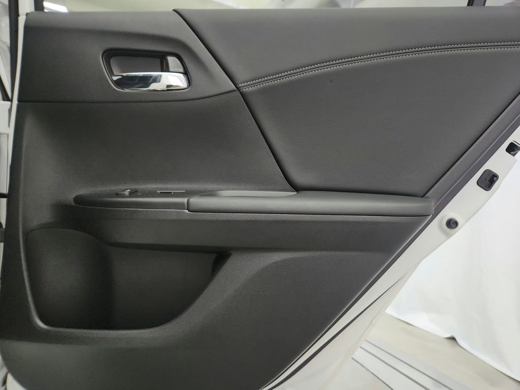 Used 2017 Honda Accord Touring image 27