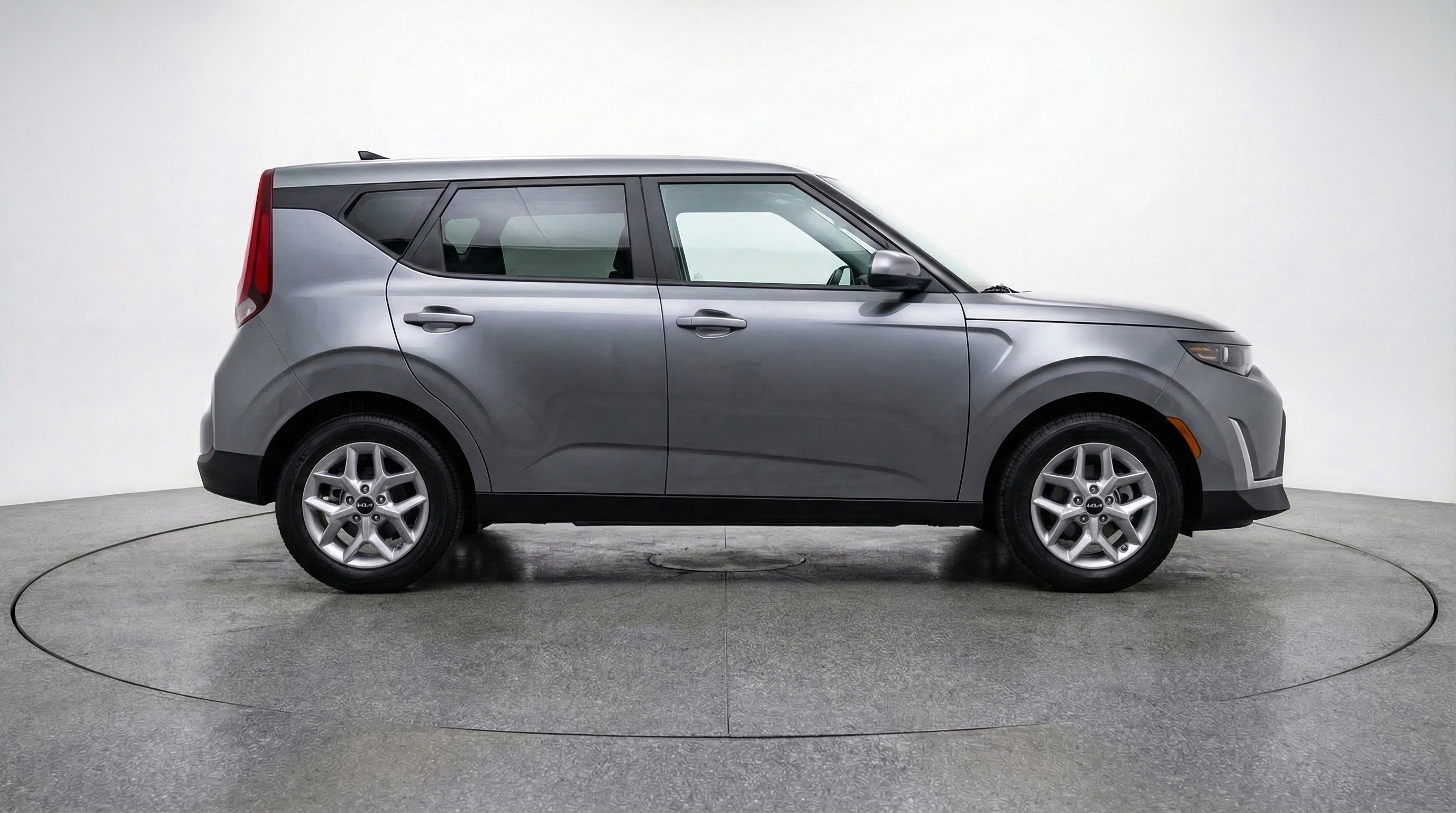Used 2025 Kia Soul LX w/ LX Technology Package image 11