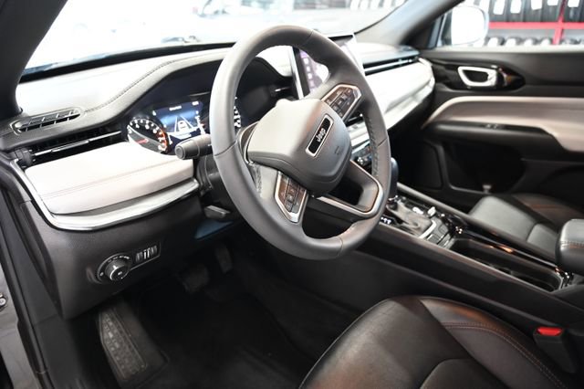 Used 2023 Jeep Compass Limited image 22