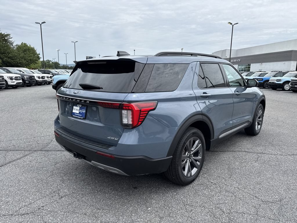 Used 2025 Ford Explorer Active w/ Active Comfort Package AWD/4WD image 7