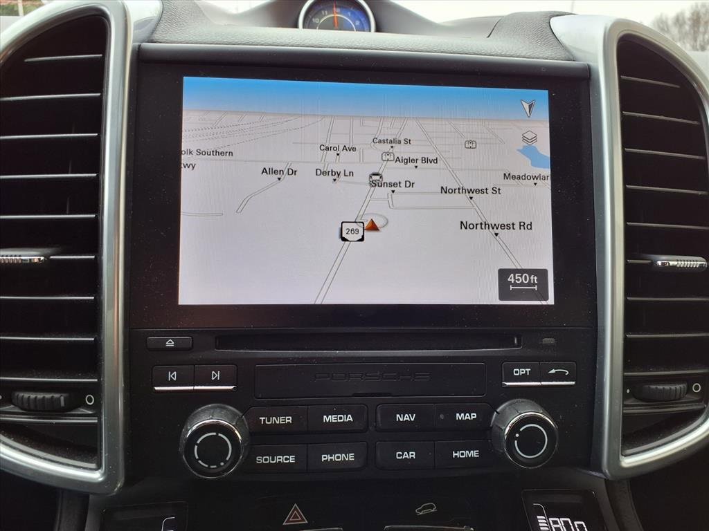 Used 2017 Porsche Cayenne Platinum Edition image 11