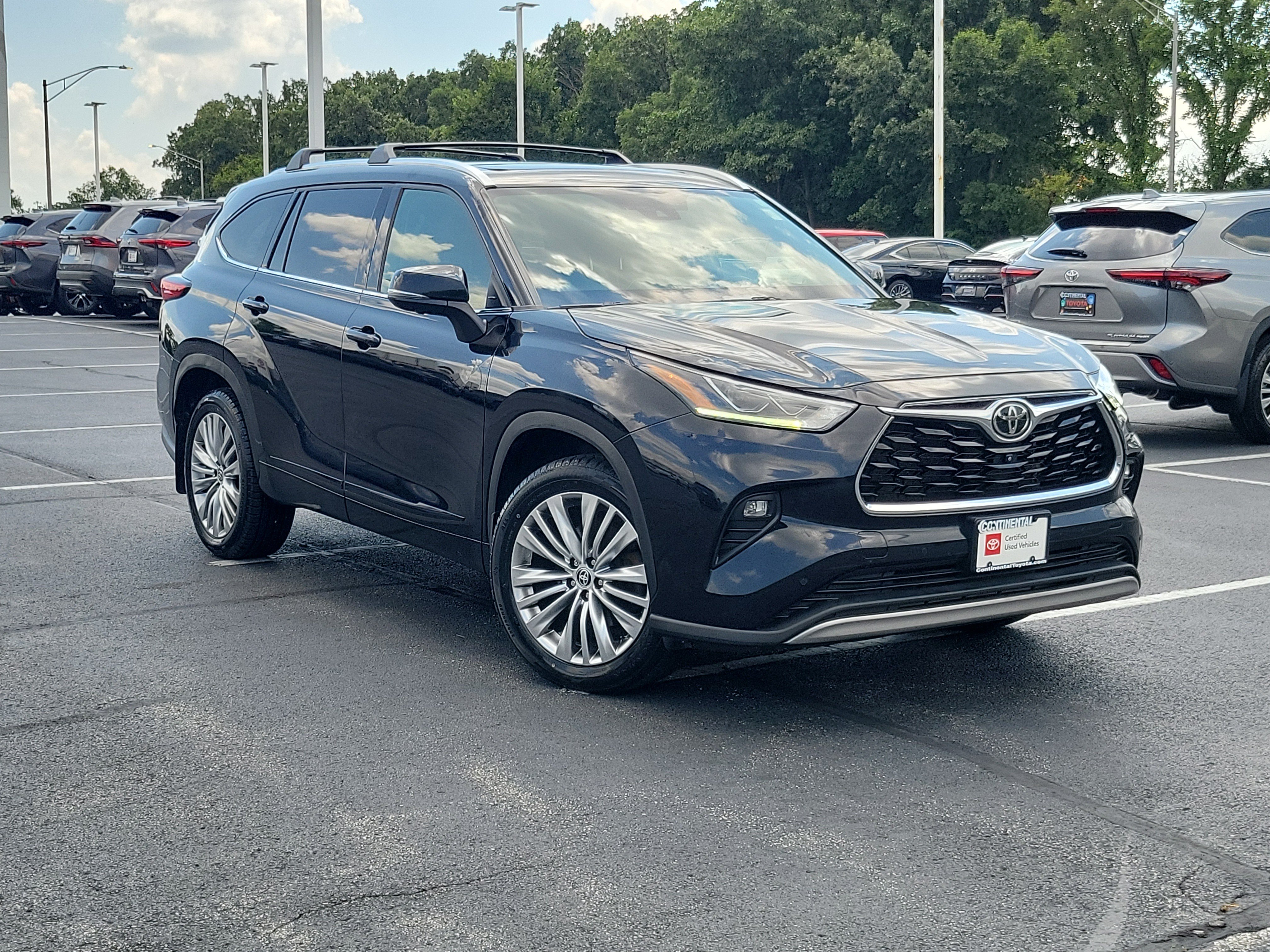 Used 2023 Toyota Highlander Platinum AWD/4WD image 35