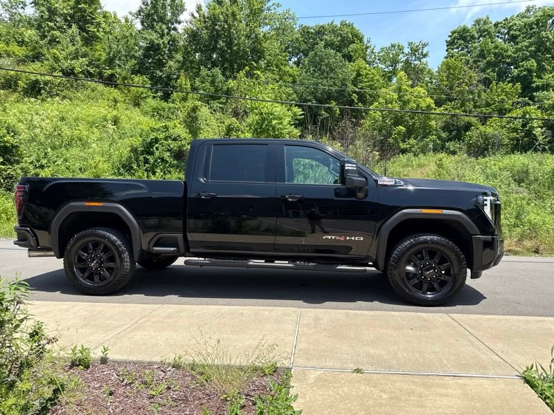 Used 2024 GMC Sierra 2500 AT4 w/ AT4 Premium Plus Package AWD/4WD image 9