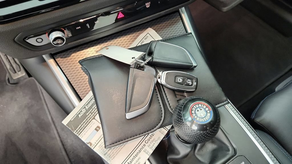 Used 2023 BMW M2 w/ Lighting Package RWD image 31