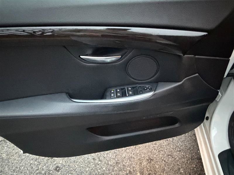 Used 2017 BMW 535i Gran Turismo image 35