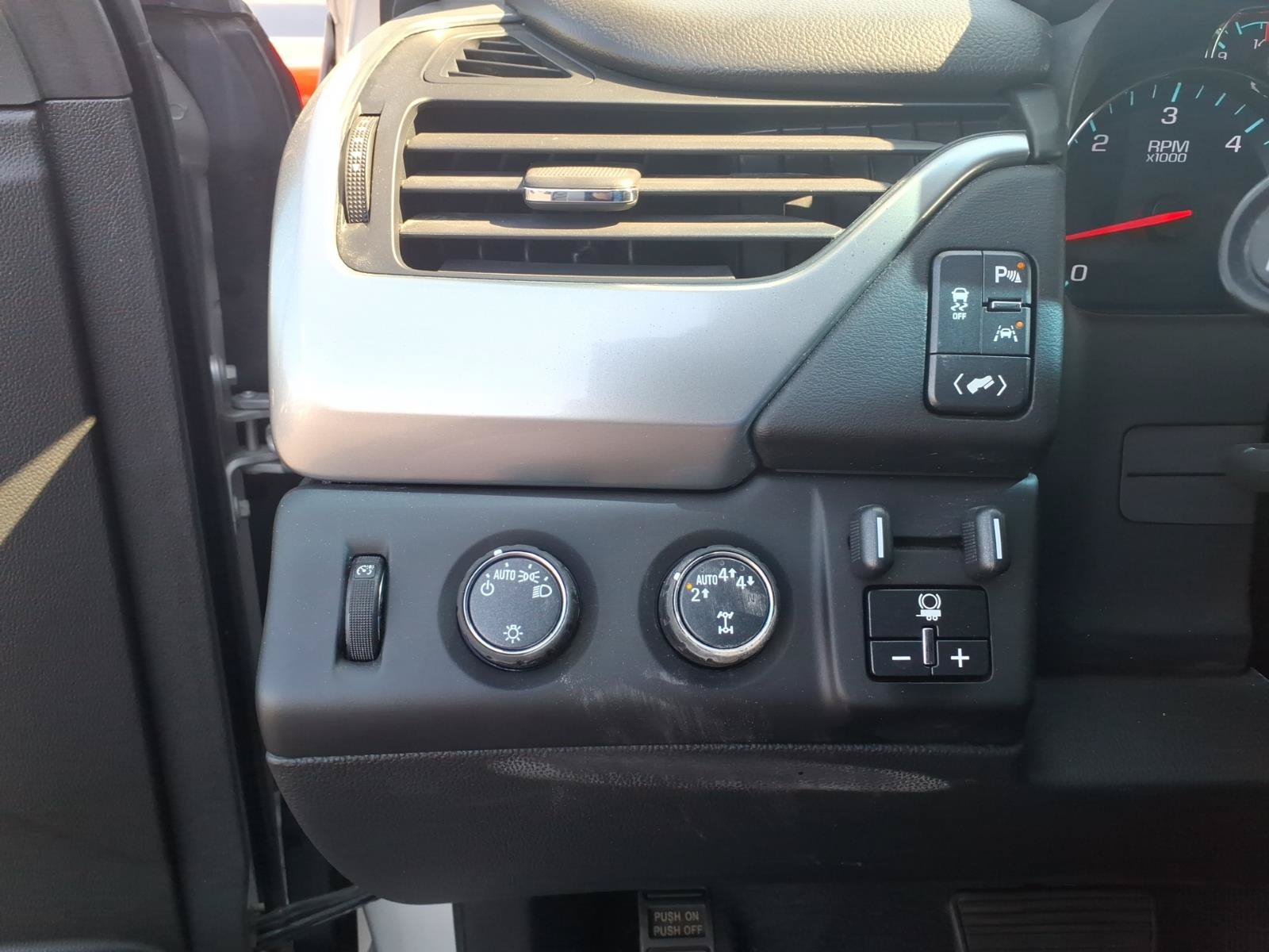 Used 2019 Chevrolet Tahoe LT w/ RST Edition AWD/4WD image 15