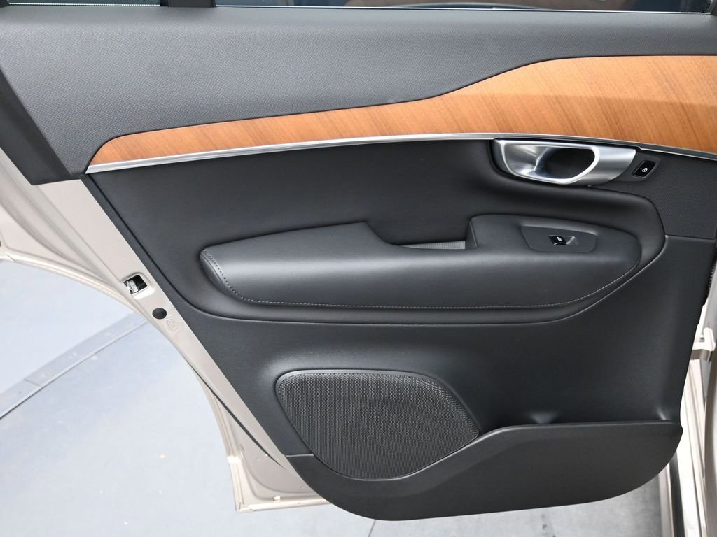 Certified 2024 Volvo XC90 B5 Plus image 20