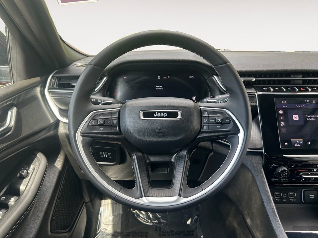 Used 2024 Jeep Grand Cherokee Altitude AWD/4WD image 14