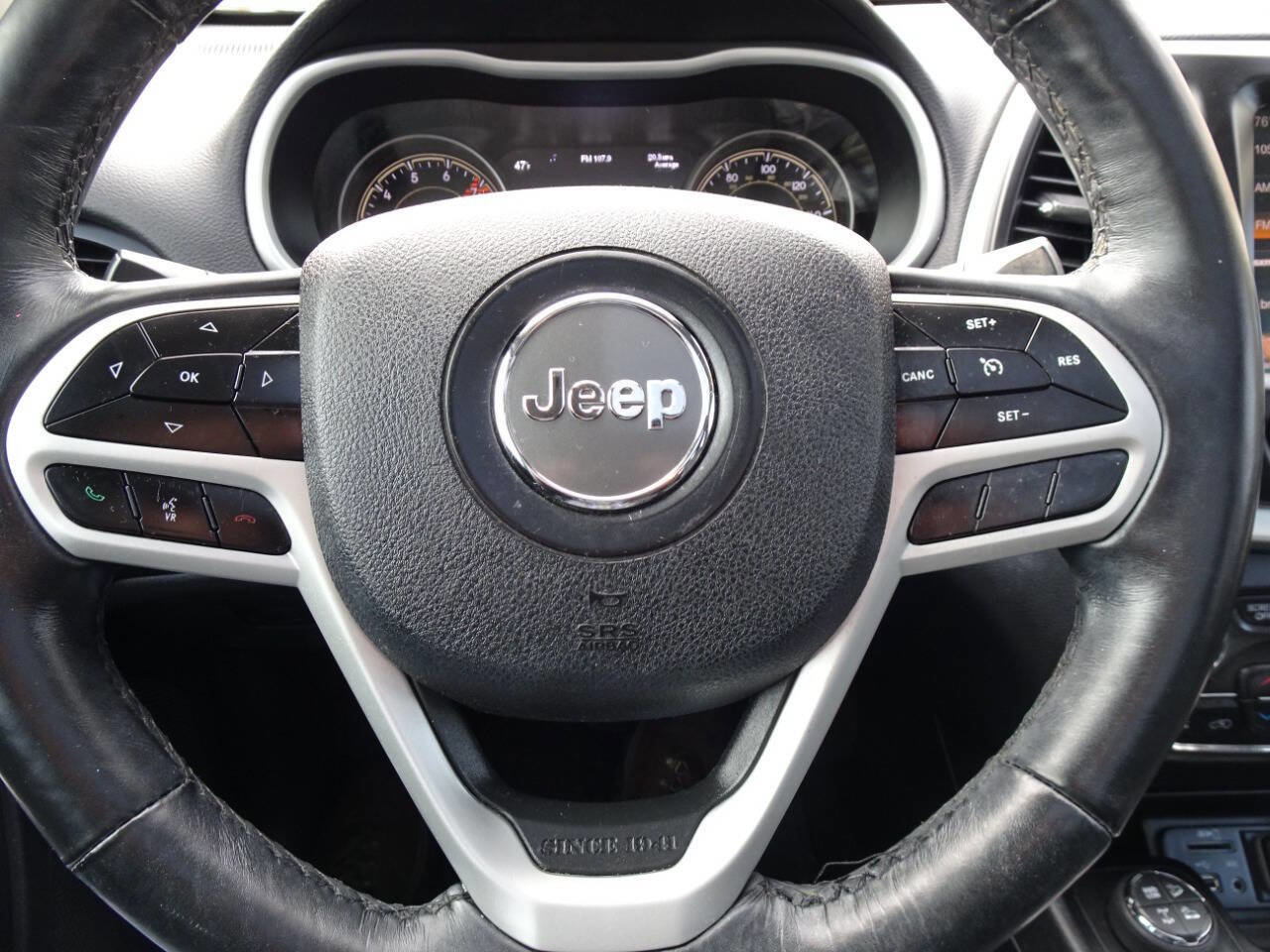 Used 2017 Jeep Cherokee Trailhawk image 24