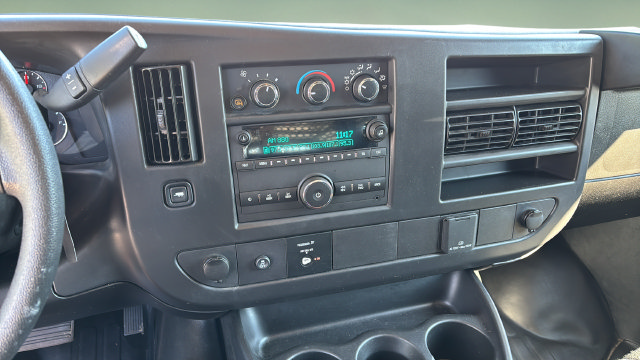 Used 2025 Chevrolet Express 2500 w/ Driver Convenience Package RWD image 27