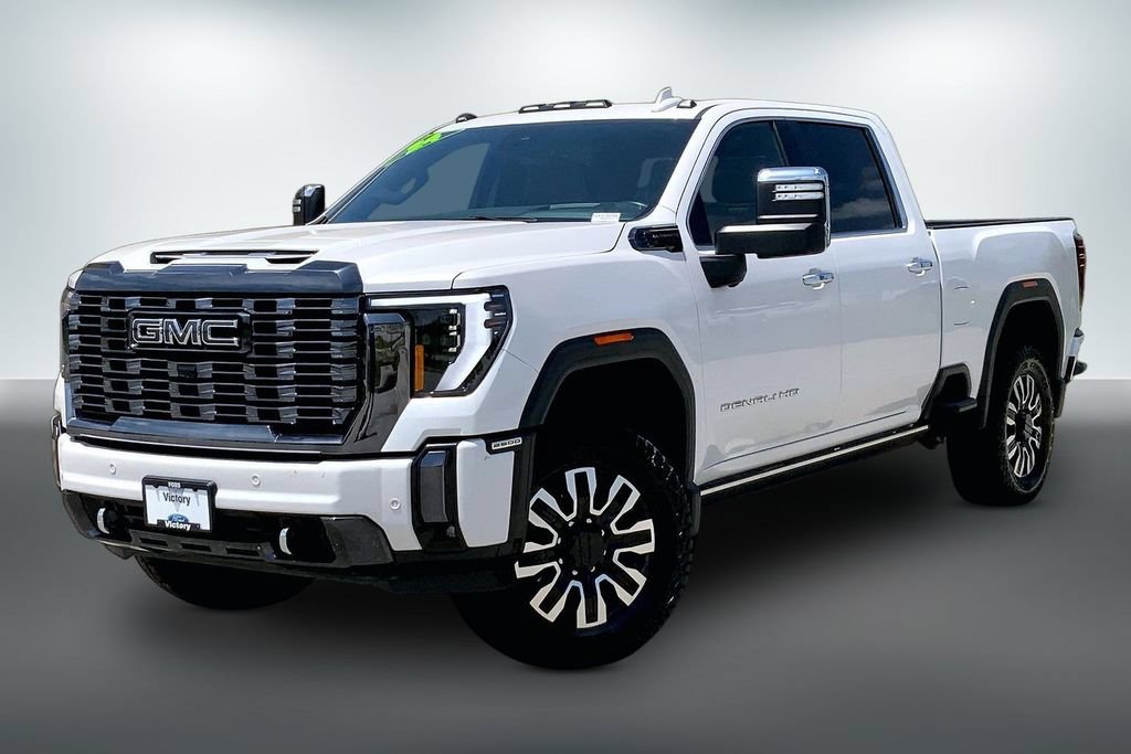 Used 2024 GMC Sierra 2500 Denali Ultimate w/ Max Trailering Package AWD/4WD image 2