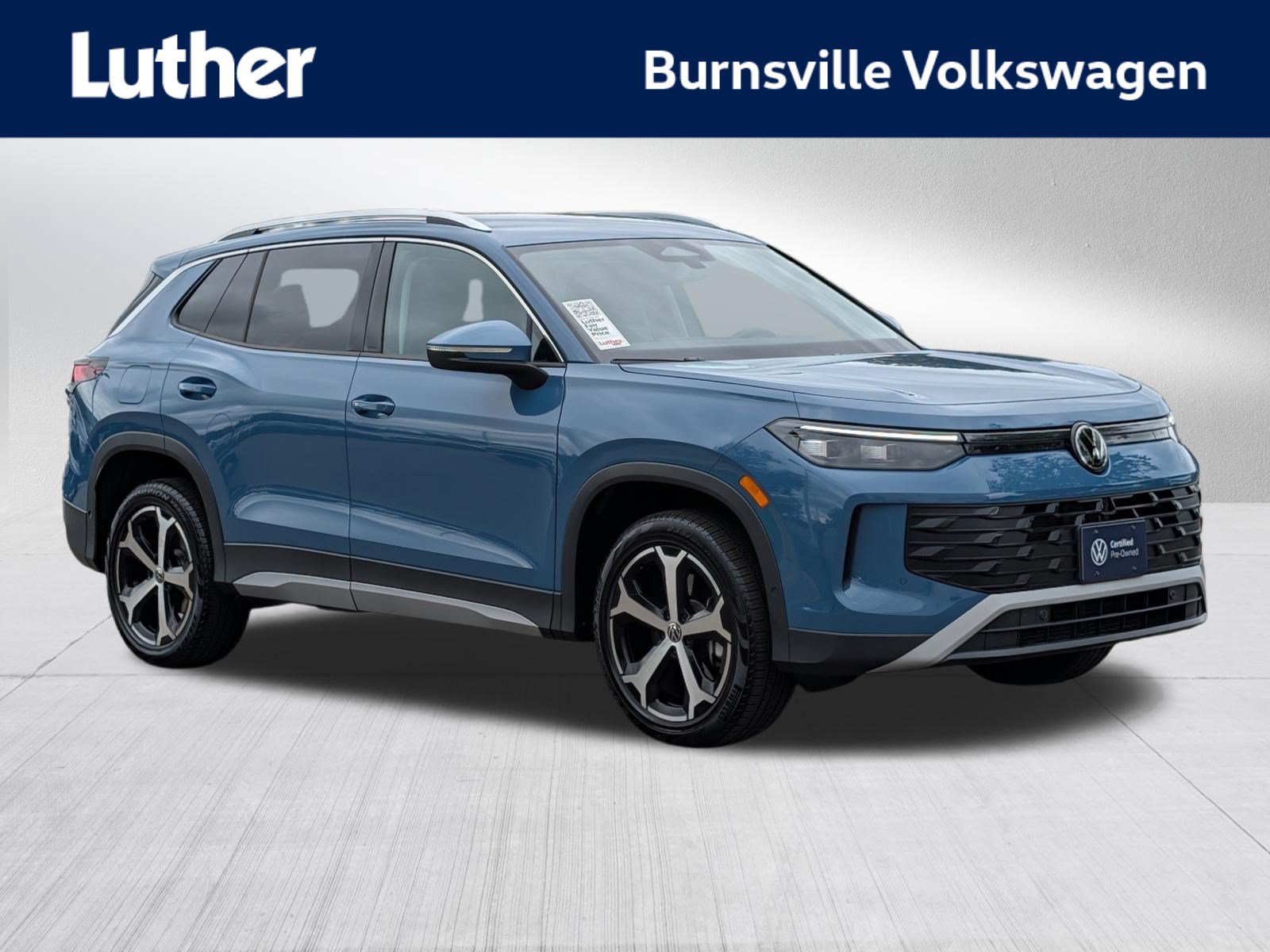 Certified 2026 Volkswagen Tiguan SE AWD/4WD image 1