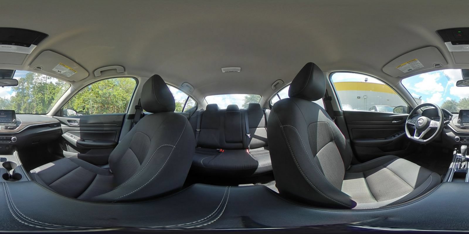 Used 2025 Nissan Altima 2.5 SV FWD image 37