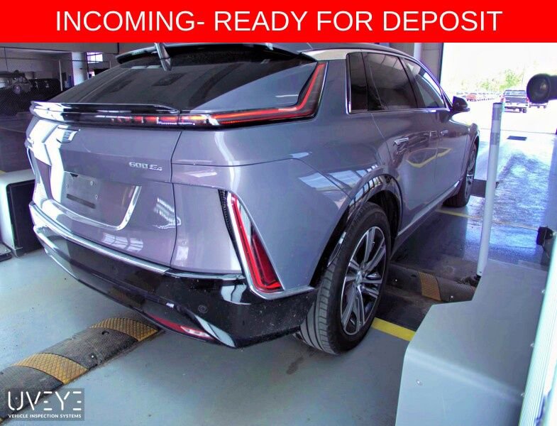 Used 2024 Cadillac Lyriq Luxury w/ LPO, Floor Liner Package AWD/4WD image 17