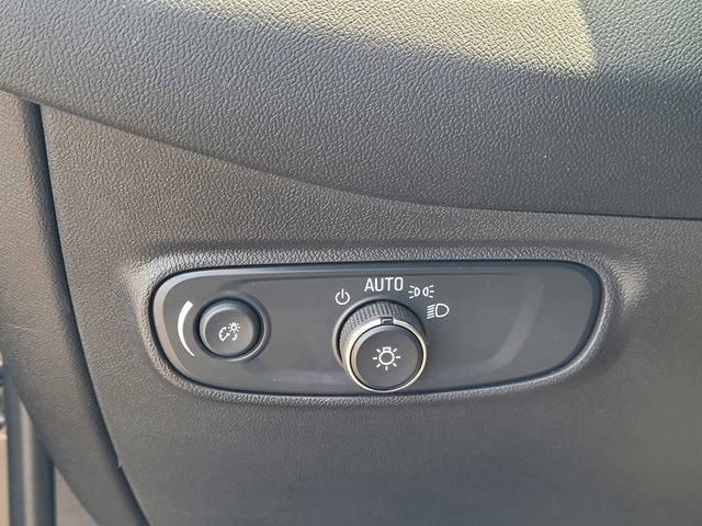 Used 2024 Chevrolet Equinox LS w/ LS Convenience Package FWD image 25