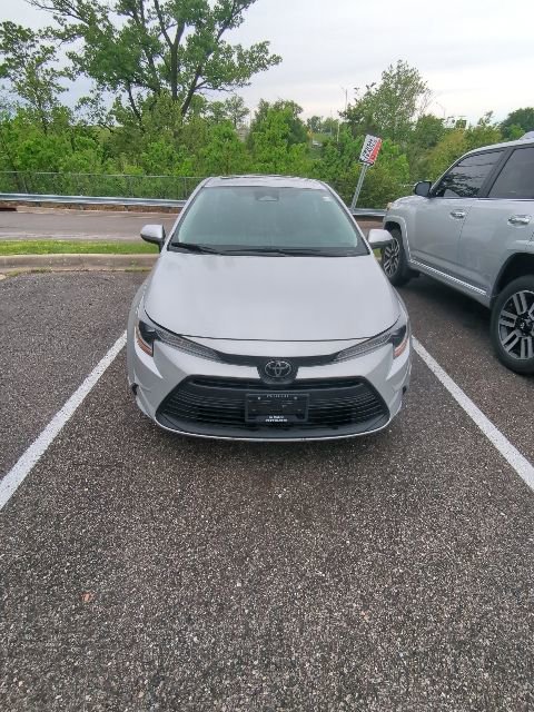 Used 2024 Toyota Corolla LE w/ LE Premium Package FWD image 3