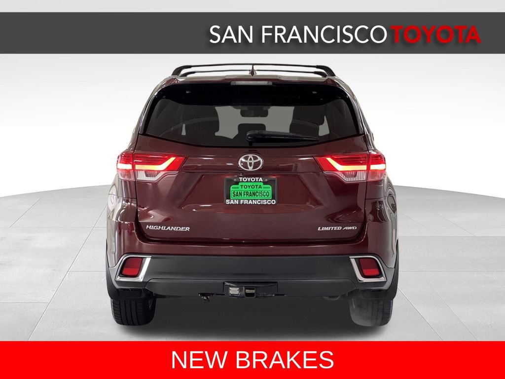 Used 2017 Toyota Highlander Limited AWD/4WD image 4