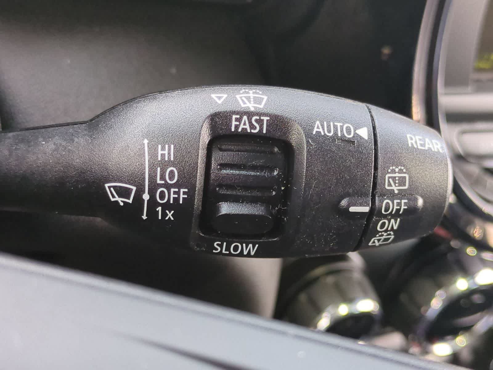 Used 2015 MINI Cooper 4-Door Hardtop FWD image 27
