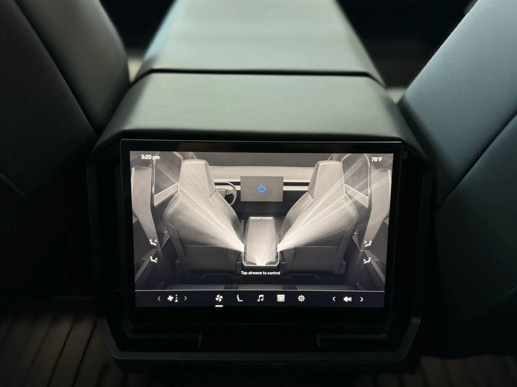 Used 2024 Tesla Cybertruck AWD Crew Cab image 10