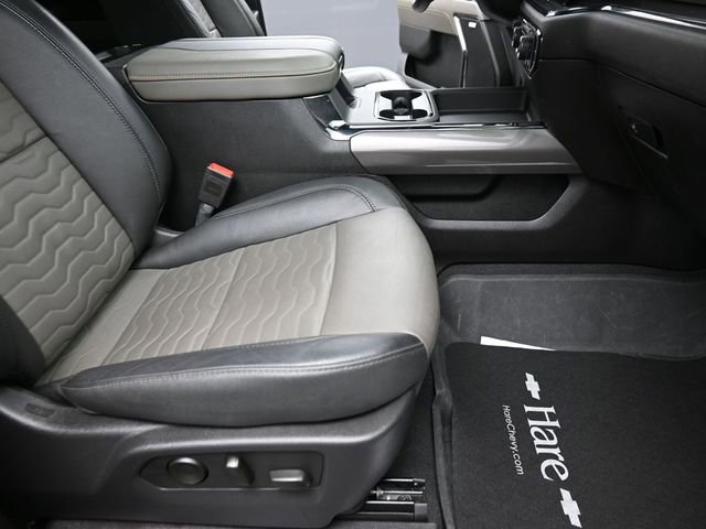 Used 2024 Chevrolet Silverado 2500 ZR2 w/ Technology Package image 26