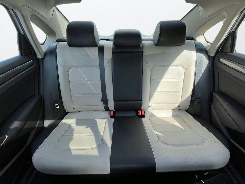 Certified 2020 Volkswagen Passat 2.0T R-Line FWD image 29