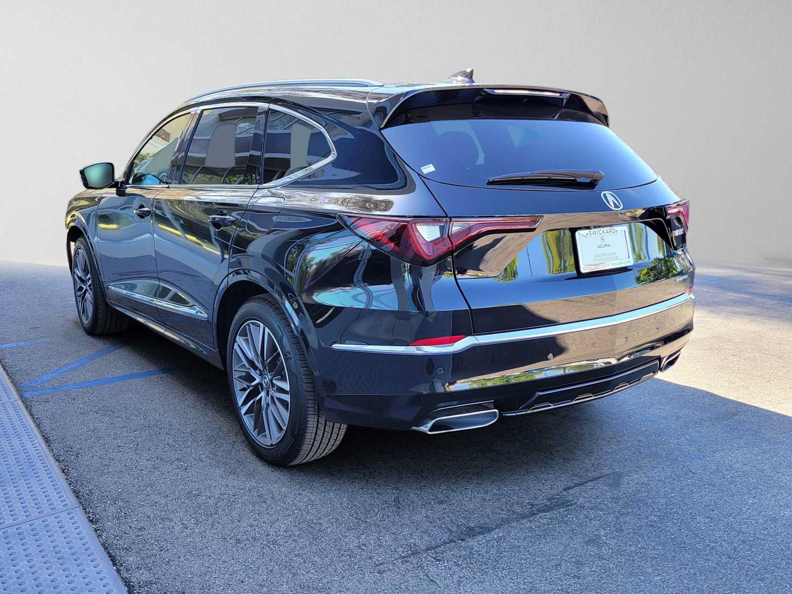 Certified 2025 Acura MDX SH-AWD w/ Advance Package image 5