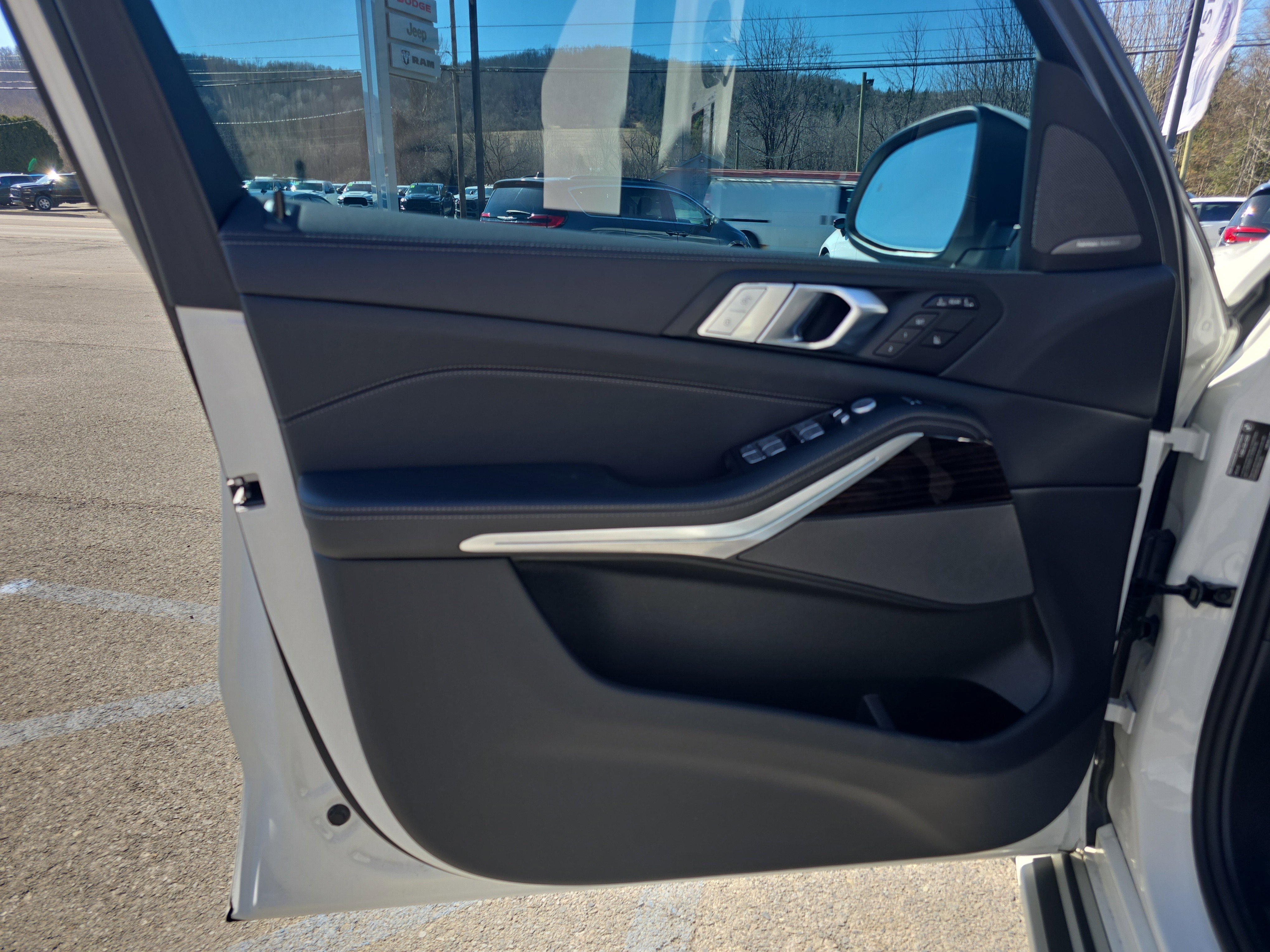 Used 2026 BMW X7 xDrive40i image 19