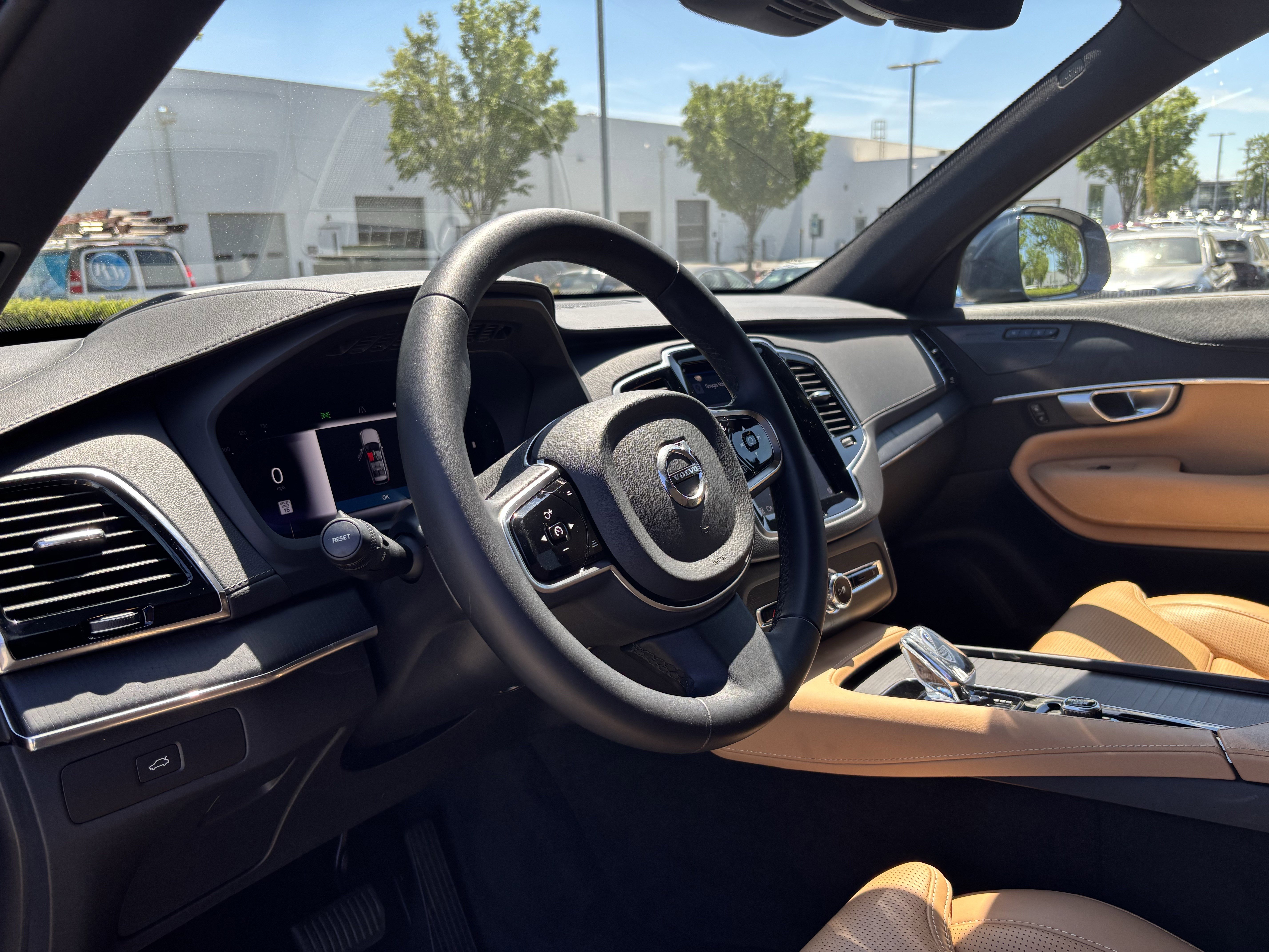 Used 2024 Volvo XC90 B6 Ultimate w/ Protection Package Premier AWD/4WD image 16