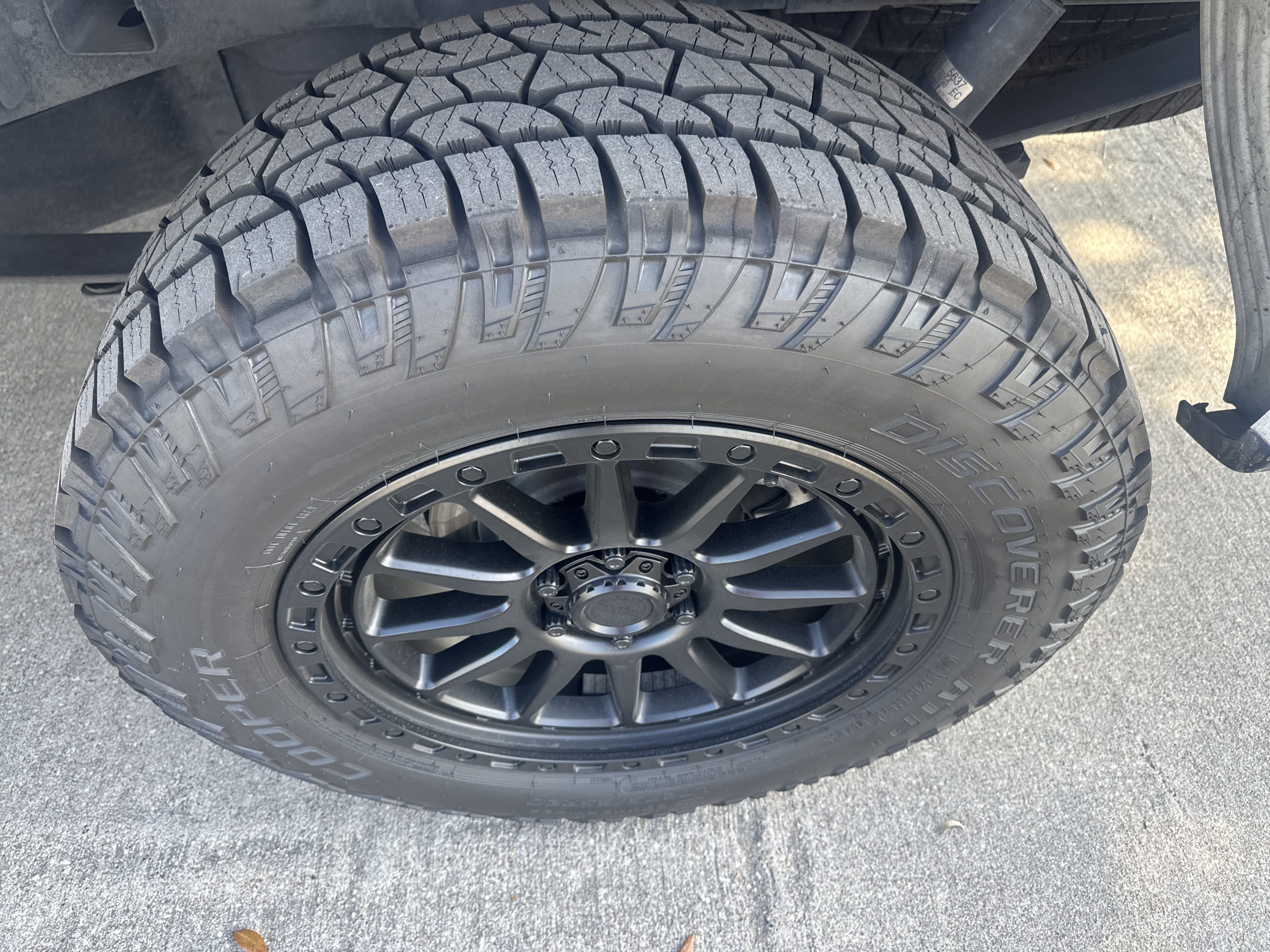 Used 2024 Ford F150 STX AWD/4WD image 8