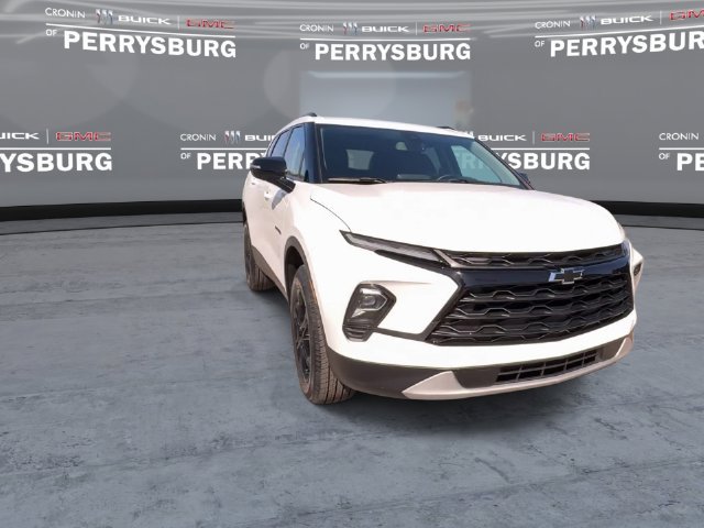 Used 2024 Chevrolet Blazer LT w/ Midnight/Sport Edition AWD/4WD image 2