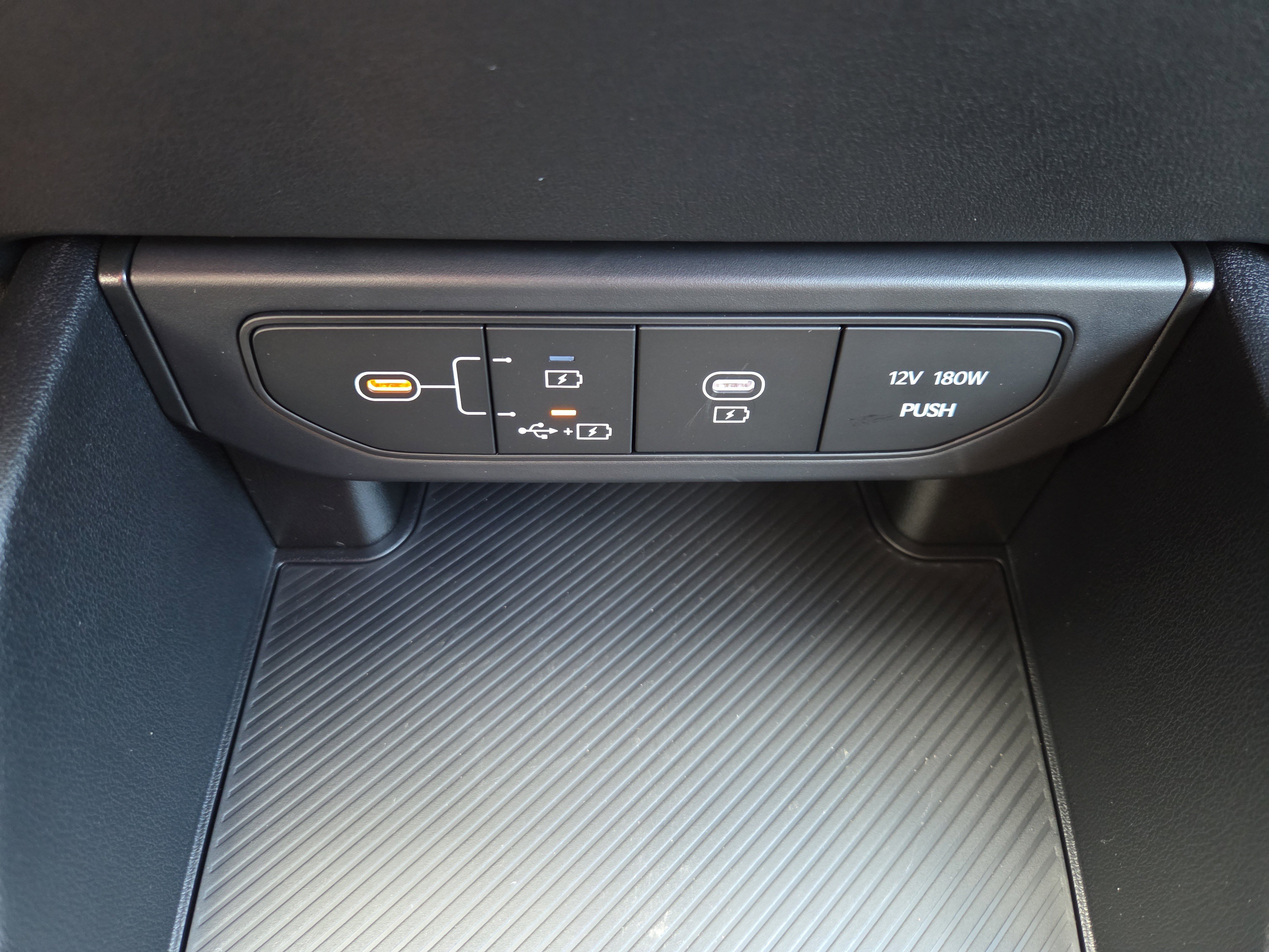 New 2025 Kia K4 LXS image 12