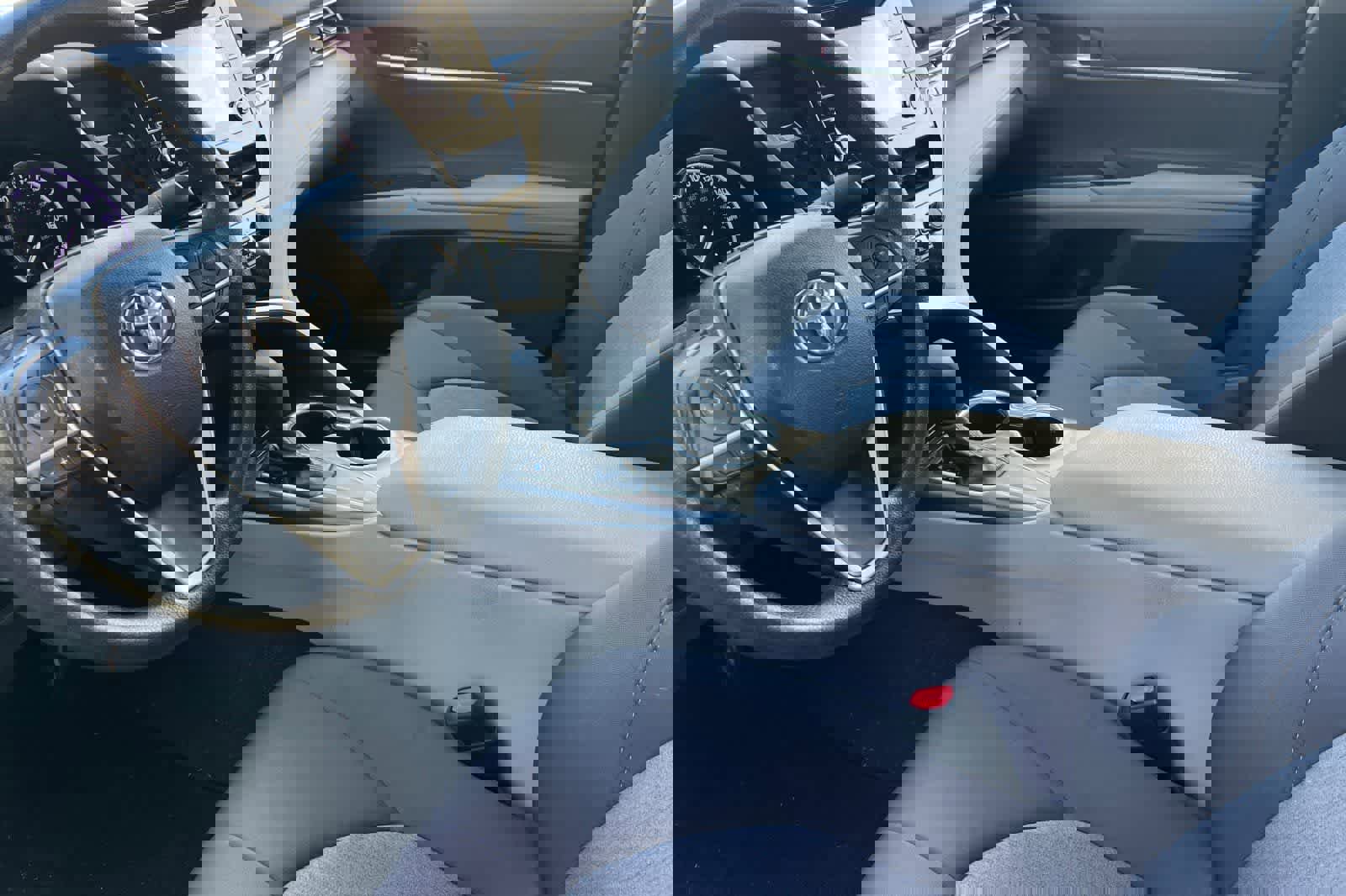 Used 2021 Toyota Camry LE image 14