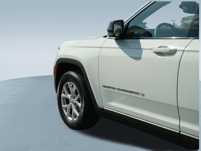 Used 2022 Jeep Grand Cherokee L Limited AWD/4WD image 40
