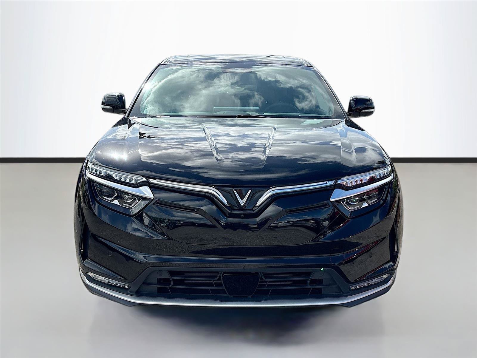 New 2025 VinFast VF 8 Plus AWD/4WD image 2