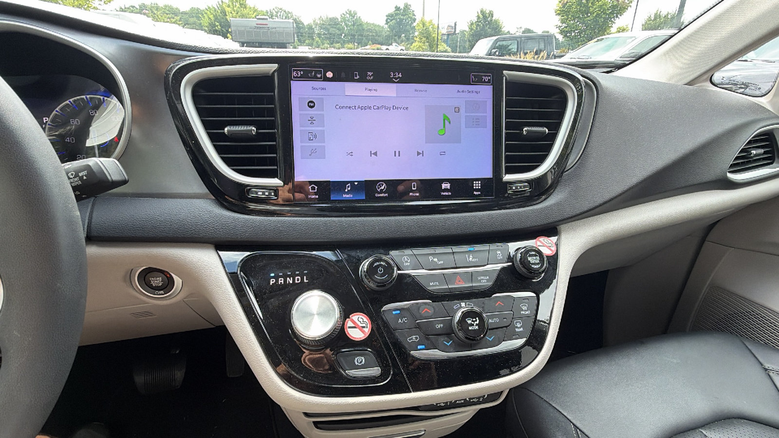 Used 2024 Chrysler Pacifica Touring-L FWD image 30