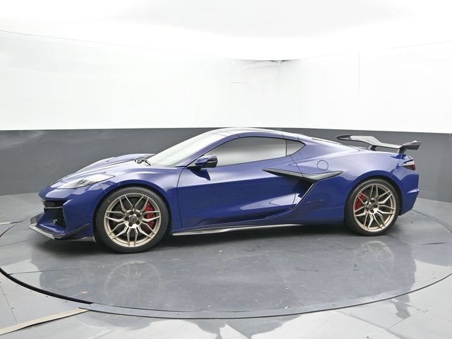 Used 2025 Chevrolet Corvette Z06 w/ Z07 Performance Package RWD image 6
