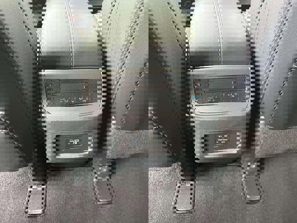 Certified 2024 Nissan Pathfinder SL w/ Lighting Package (N92) image 13