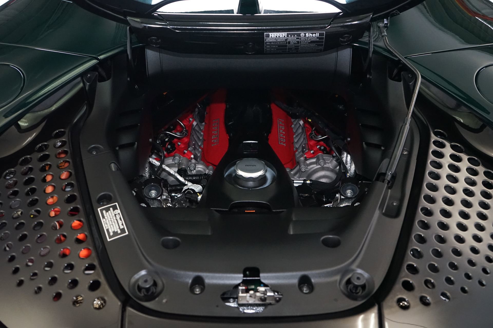Used 2025 Ferrari SF90 Spider AWD/4WD image 28