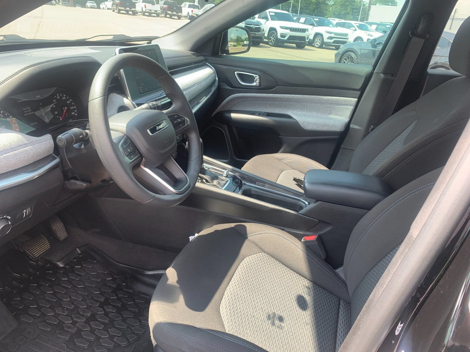 Used 2025 Jeep Compass Sport AWD/4WD image 12