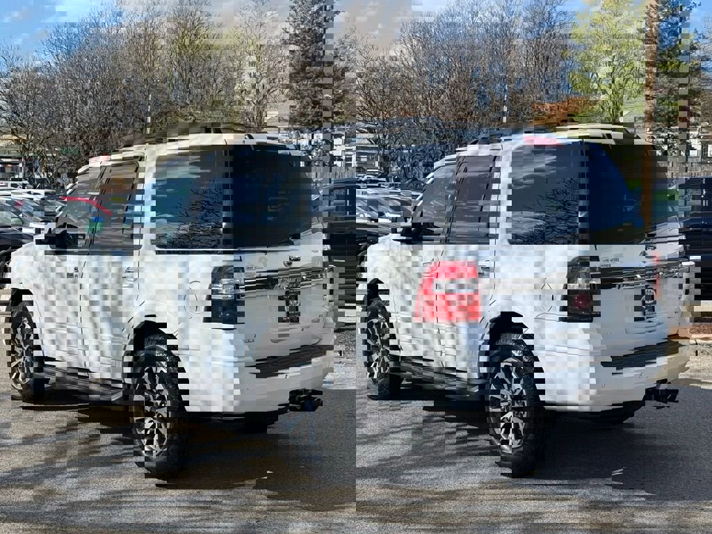 Used 2015 Ford Expedition XLT image 8