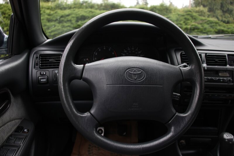 Used 1996 Toyota Corolla DX FWD image 16